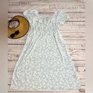 Who What Where Puff sleeve dress blue white large with pockets